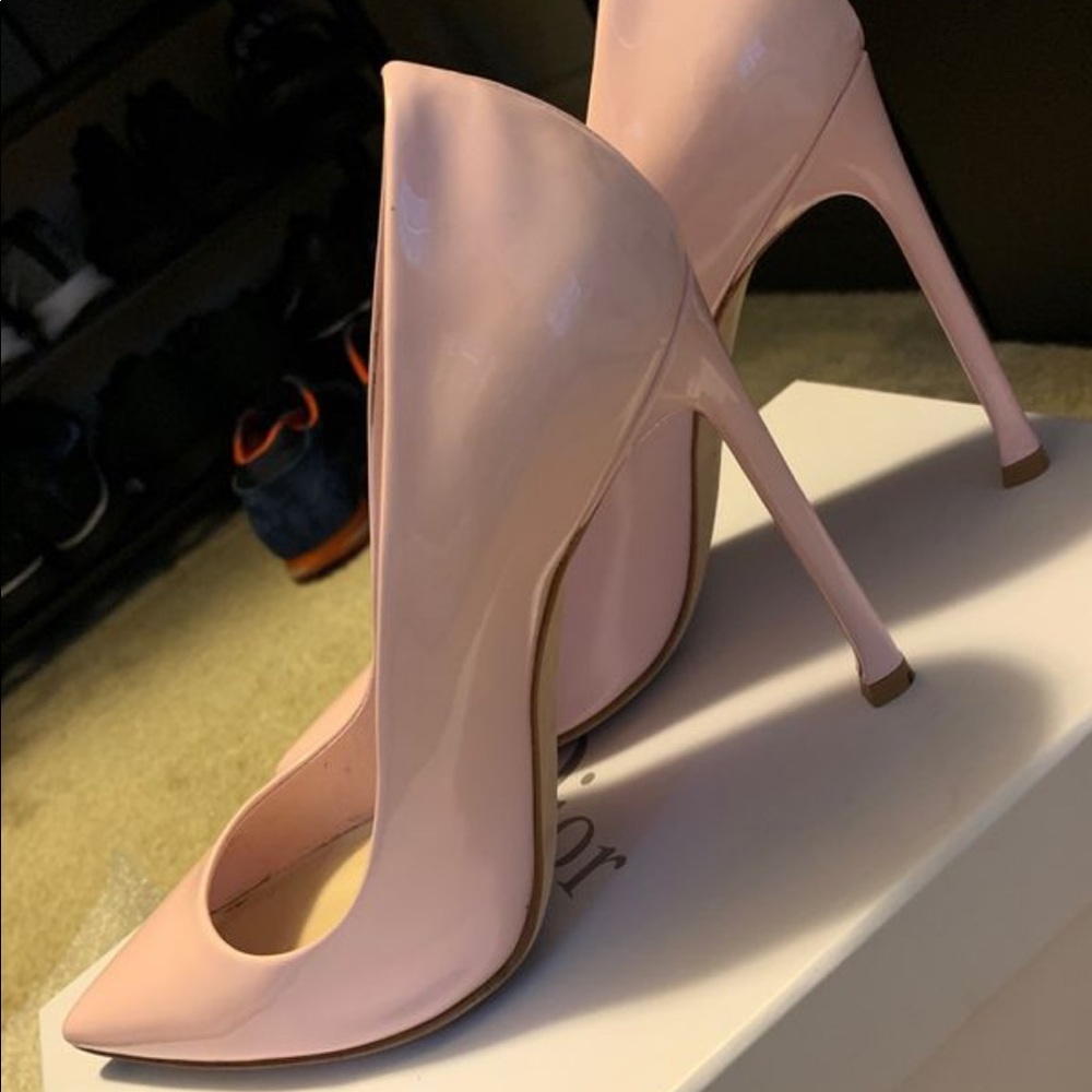 Christian Dior pink stiletto shoes